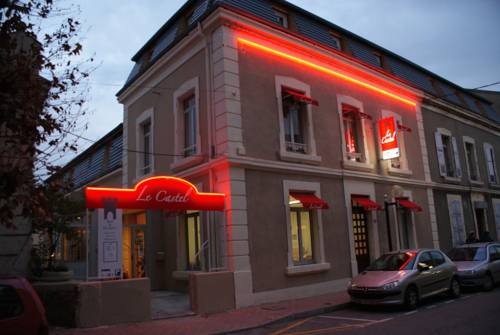 Le Castel : Hotel proche de Saint-Jeure-d'Ay