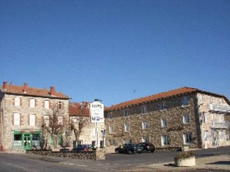 Hôtel Des Voyageurs : Hotel proche de Saint-Geneys-près-Saint-Paulien