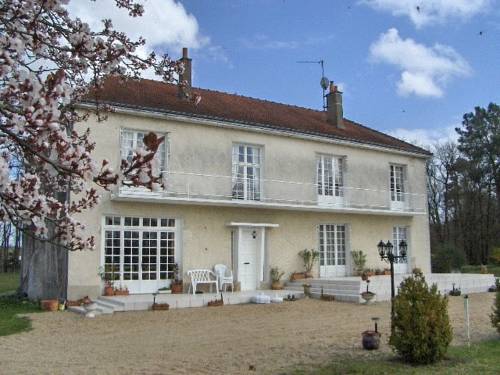 Les Bois D' Esves : Chambres d'hotes/B&B proche de Ciran