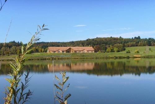Domaine De L'angelaud : Auberge de jeunesse proche de Beyssac
