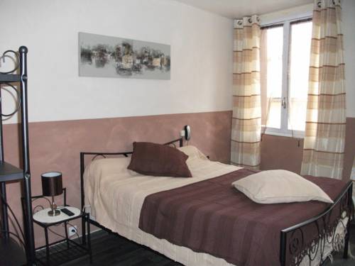 Hotel François 1Er : Hotel proche de Montjustin