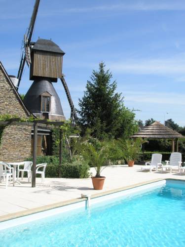 Logis Du Cavier : Hotel proche de Beaucouzé