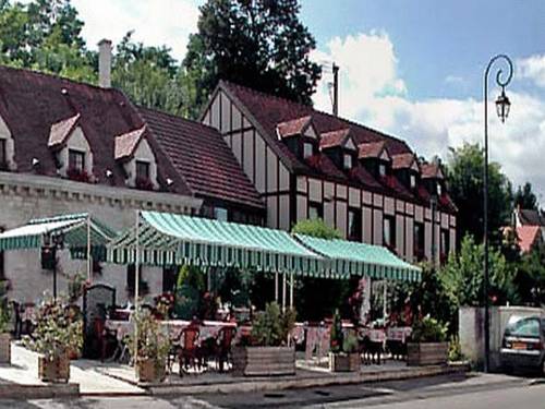 Logis Le Bourguignon : Hotel proche de Sacquenay
