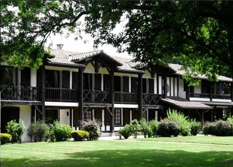 Auberge des Pins : Hotel proche de Callen