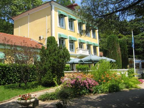 Le Domaine De Soyons : Hotel proche de Saint-Fortunat-sur-Eyrieux