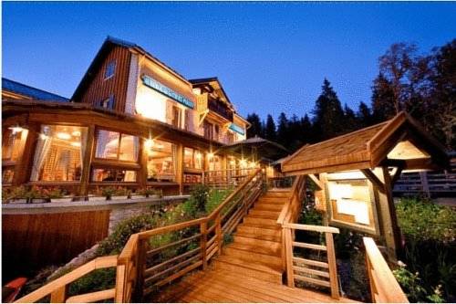 Auberge De La Croix Perrin : Auberge de jeunesse proche d'Izeron