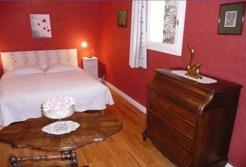 Guesthouse Les Hauts des Lacs : Chambres d'hotes/B&B proche de Balan