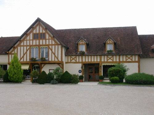 Logis Hotel Auberge du Lac : Hotel proche de Vauchonvilliers