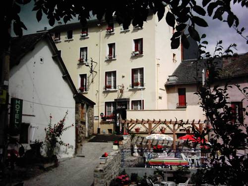Hotel Le Bel Air : Hotel proche de Saulzet-le-Froid