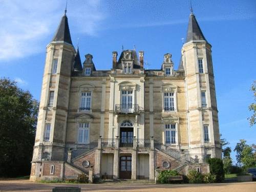 Chateau De La Moriniere : Chambres d'hotes/B&B proche de Saint-Quentin-en-Mauges