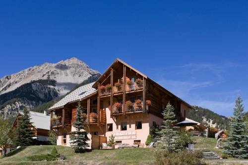 Le Chalet d'en Hô : Hotel proche de Névache