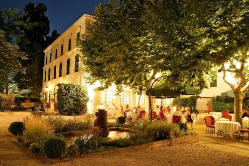 Domaine De Châteauneuf : Hotel proche de Trets