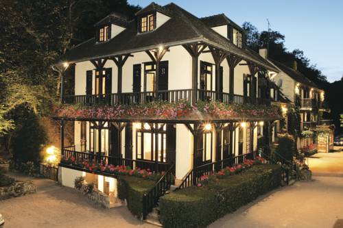 Hostellerie Du Moulin Des Ruats : Hotel proche de Provency
