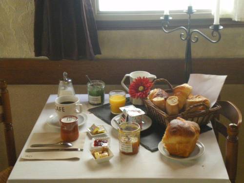 Hôtel Saint-Jean : Hotel proche de Saint-Étienne-la-Cigogne