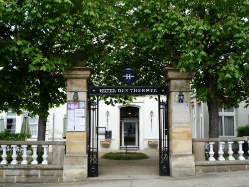 Hôtel des Thermes : Hotel proche de Le Montet