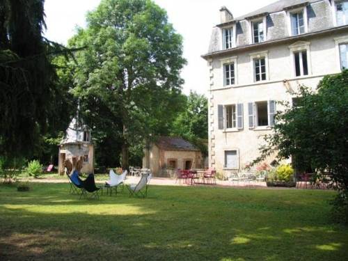 Hotel Les Estonneries : Hotel proche de Parsac
