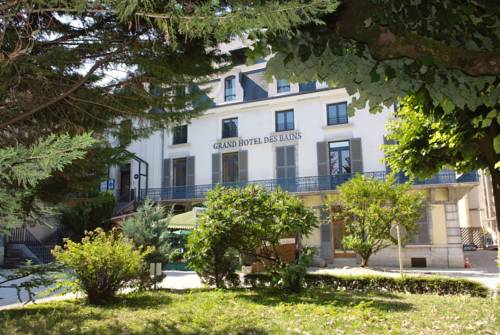 Logis Grand Hôtel Des Bains : Hotel proche de Mièges