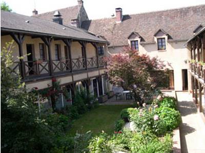 Le Petit Saint Jean : Hotel proche de Mézilles