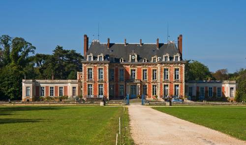 Château Du Maréchal De Saxe : Hotel proche de Saint-Maur-des-Fossés