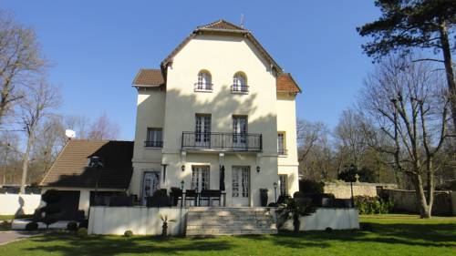 Villa 1865 : Chambres d'hotes/B&B proche de Thiers-sur-Thève