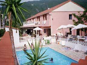 Hôtel Le Lion d'Or : Hotel proche de Taulis