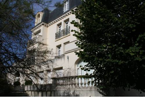 Villa Idfi Saint Gratien : Chambres d'hotes/B&B proche d'Andilly