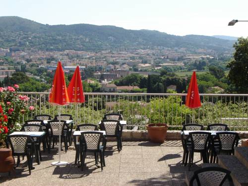 Logis Hotel Le Col De L'ange : Hotel proche de Trans-en-Provence