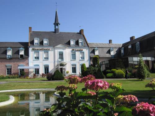 Hostellerie Saint Louis : Hotel proche de Zegerscappel