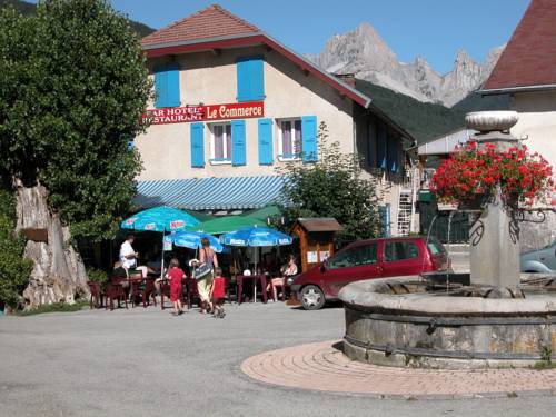 Hotel Le Commerce : Hotel proche de Lalley