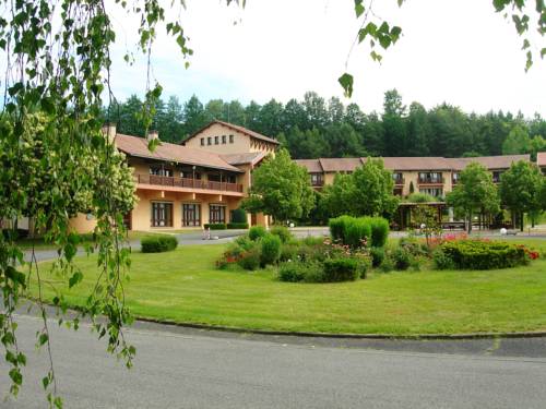 Village De Vacances La Chataigneraie Et Spa : Residence proche de Latronquière
