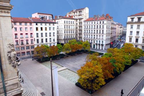 Hôtel Des Artistes : Hotel proche de Lyon