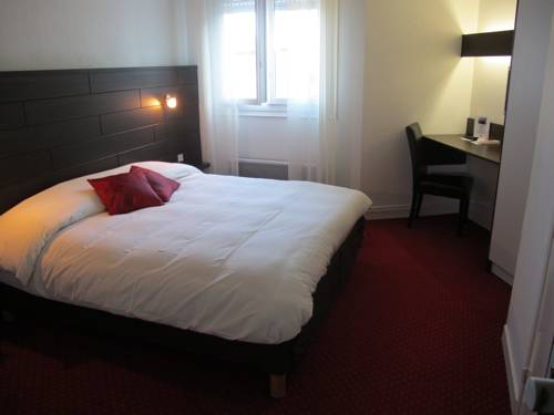 Inter-Hotel du Chateau : Hotel proche de Grâce-Uzel