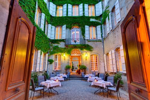 Hotel Restaurant Relais Royal : Hotel proche de Saint-Julien-de-Briola
