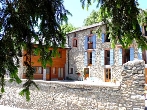 Gîte et table d'hôtes des Cariolettes : Auberge de jeunesse proche de Targassonne