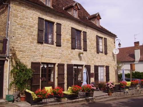 Le Petit Dragon Rouge : Chambres d'hotes/B&B proche de Saint-Michel-de-Bannières