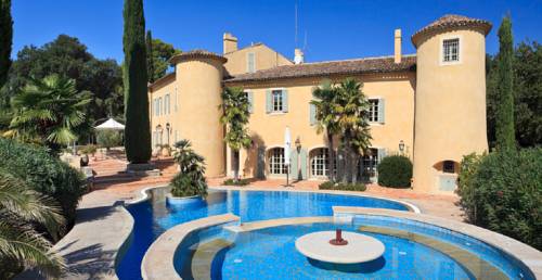 Chateau Les Crostes : Chambres d'hotes/B&B proche de Le Thoronet