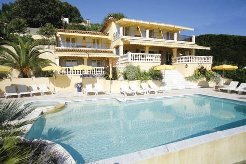 Les Cavaliers de Saint-Paul : Chambres d'hotes/B&B proche de Villeneuve-Loubet