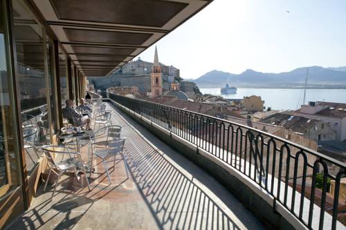 Grand Hôtel De Calvi : Hotel proche d'Algajola