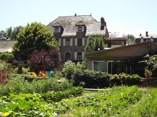 Logis Hostellerie Des Lauriers : Hotel proche de Le Travet