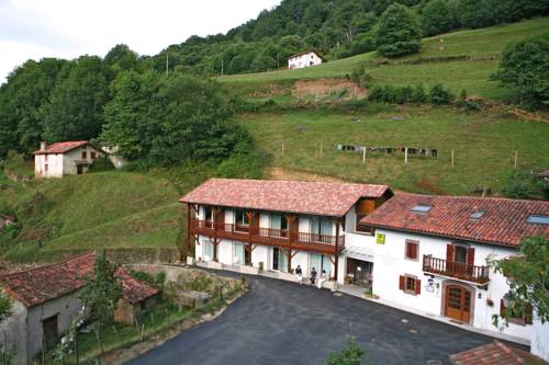 Logis Hotel Erreguina : Hotel proche de Saint-Étienne-de-Baïgorry