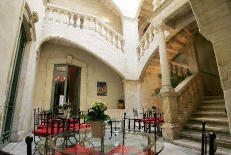 Hôtel Marquis de la Baume : Hotel proche de Poulx