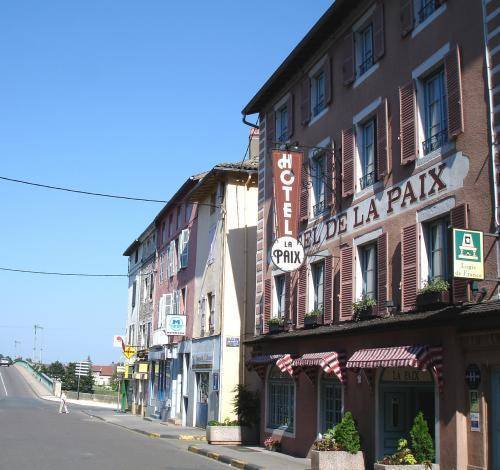 Logis Hôtel De La Paix - Tournus : Hotel proche de Courtes