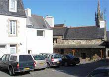 Hotel Du Cheval Blanc : Hotel proche de Plougoulm