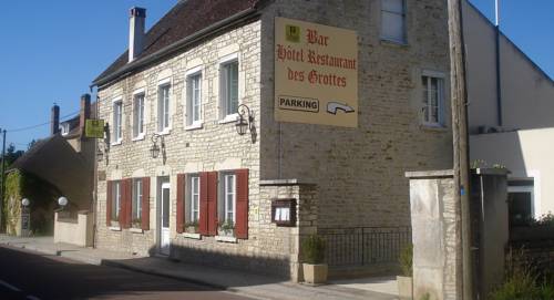Logis Hôtel Des Grottes : Hotel proche de Précy-le-Sec