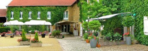 Hotel Restaurant La Bergerie : Hotel proche d'Antilly
