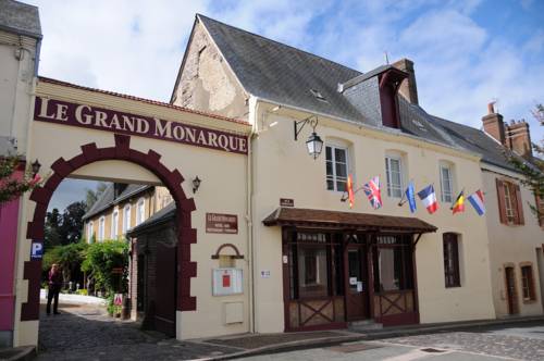 Le Grand Monarque : Hotel proche de La Chapelle-Huon