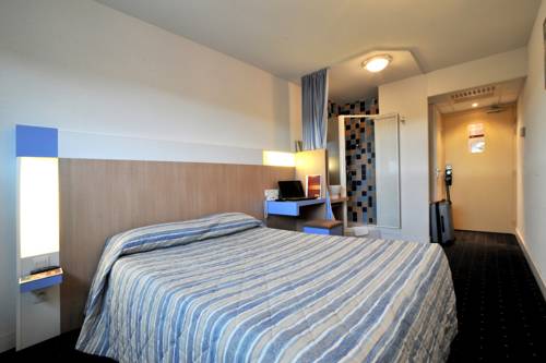 Hôtel Balladins Millau : Hotel proche de Romiguières