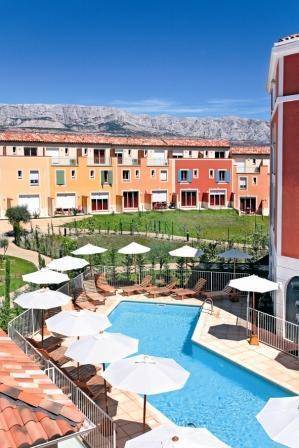 Park & Suites Village Aix en Provence-Rousset : Appartement proche de Mimet