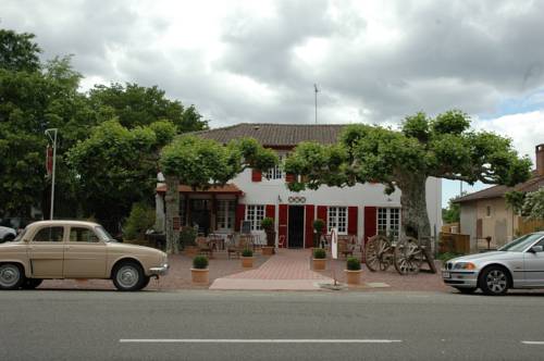 Maison De Mezos : Chambres d'hotes/B&B proche d'Arengosse
