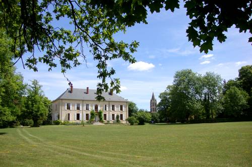 Chateau Charly : Chambres d'hotes/B&B proche de Tendron